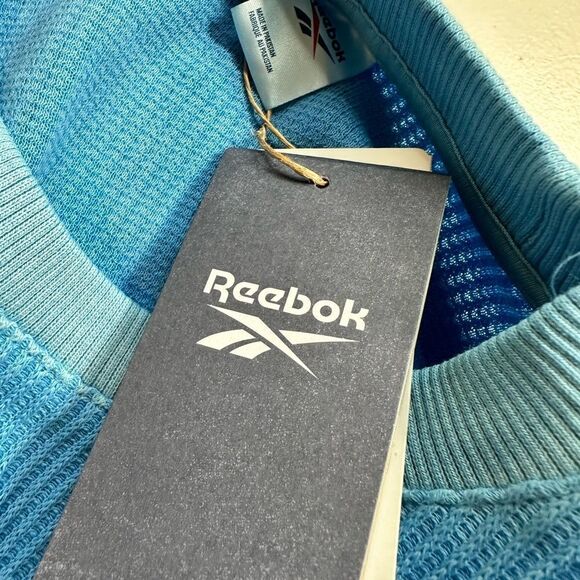 NWT Reebok Women’s Blue Ribbed Short Sleeve Box Crop Top  Oversized - Size Small - Picture 6 of 6